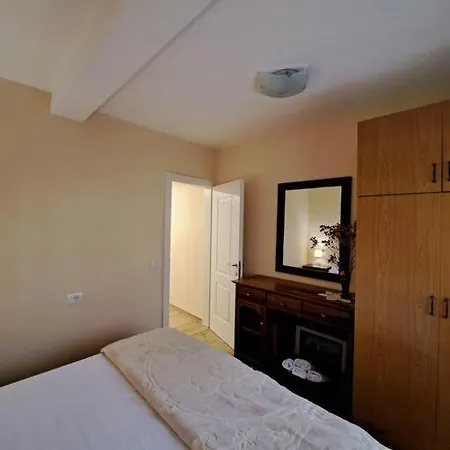 Quiet, Cozy, Luminous Apartament