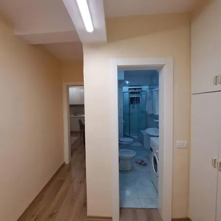 דירה Quiet, Cozy, Luminous