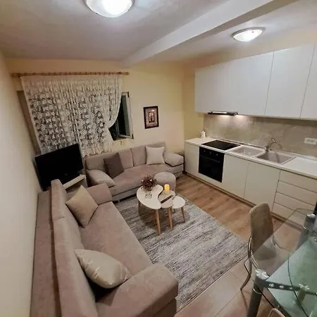 Appartamento Quiet, Cozy, Luminous Tirana